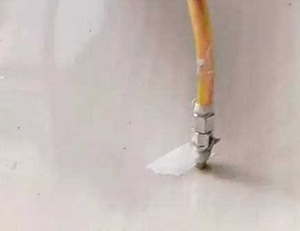 夷陵瓷砖空鼓维修公司专业解答在瓷砖铺贴过程中，如果使用的砂料过粗（如全部使用了粗砂），可能会导致以下问题